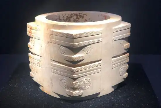 三星堆新发现!这种玉琮有什么特别之处?_腾讯新闻