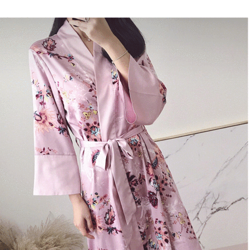 睡衣女春秋新款长袖中长款花卉睡袍真丝绸缎浴袍2020网红款家居服