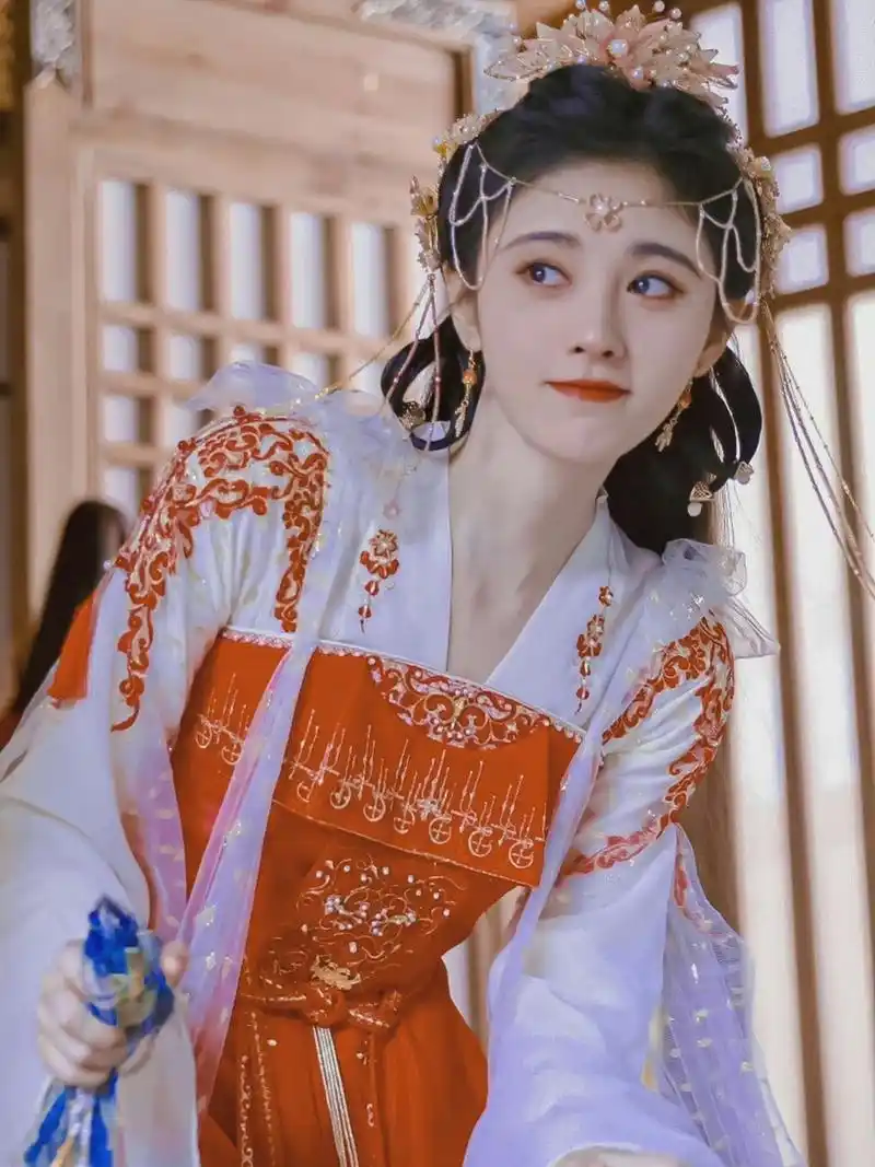 鞠婧祎古装图片