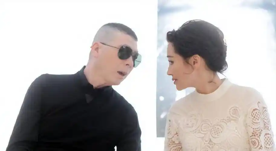 冯小刚和许晴的威尼斯大片曝光,冯小刚自曝二人关系_冯导_电影_表演