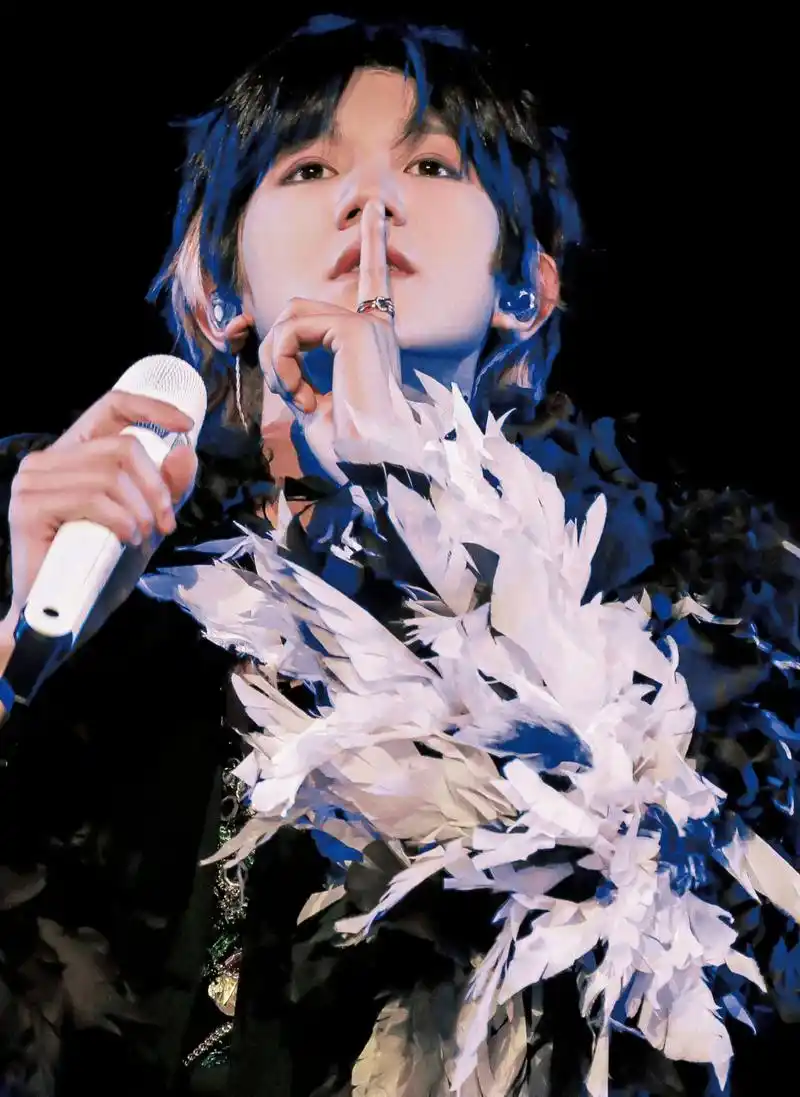 tfboys十周年演唱会门票今天13:58开抢,去看王俊凯王源易烊千玺