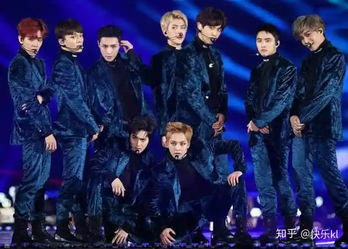 有exo九人合体的可以做电脑壁纸的高清图嘛放大不失真最好是演唱会上