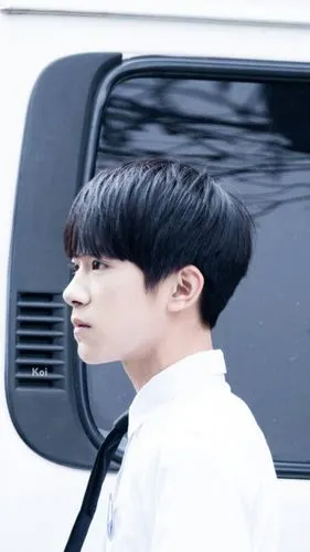 tfboys易烊千玺 壁纸高清 氧气美男