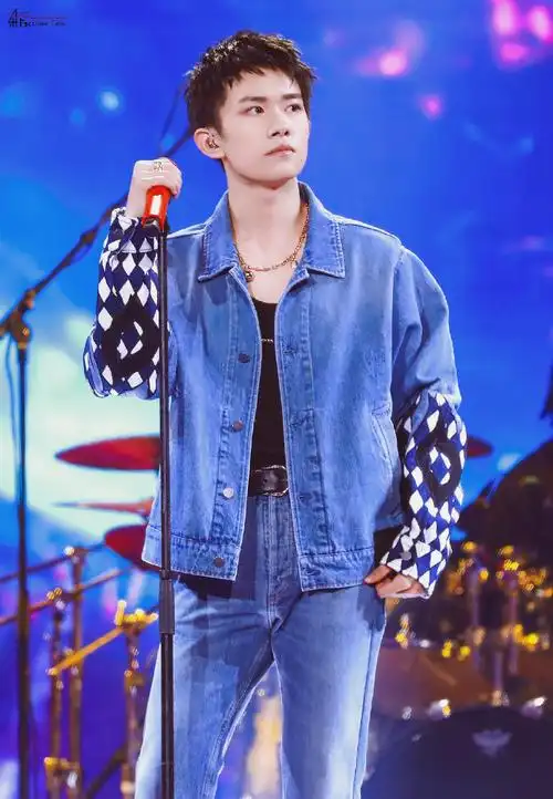 易烊千玺寸头##易烊千玺金发长刘海##易烊千玺电影长津湖