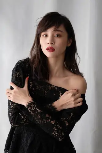 章龄之职场写真第二弹来袭褪去青涩尽显极致魅惑