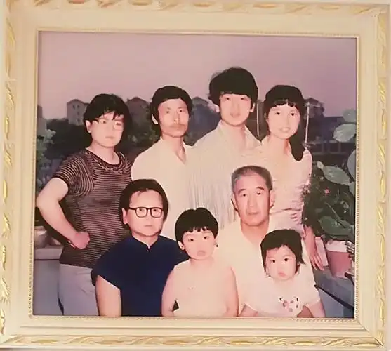 家中唯一的一张全家福(八口人)