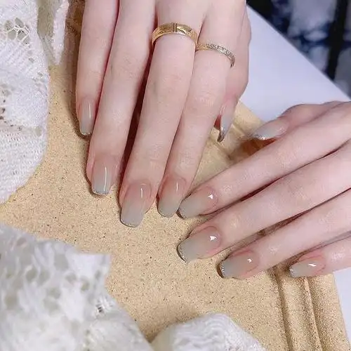 嘟嘟瓜美业网:夏日渐变美甲的正确打开方式,你get了吗?