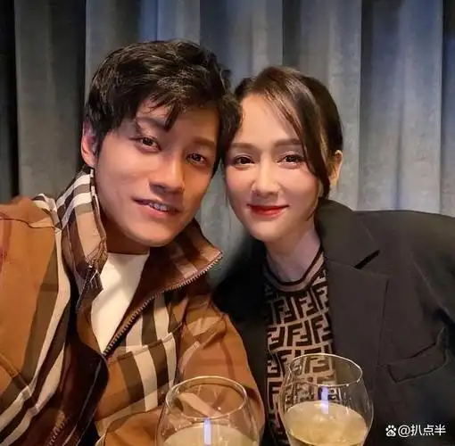 林依晨同样在演艺事业取得不小成绩的林依晨,也手握《恶作剧之吻》