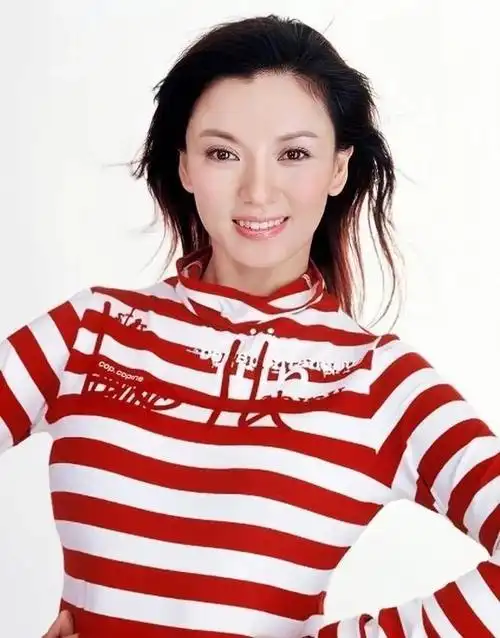 笑掉大牙,原以为她们退圈了,没想到是整容"面目全非"没认出