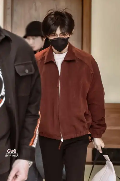 易烊千玺积家全球代言人##四字 易烊千玺 yyqx 四字