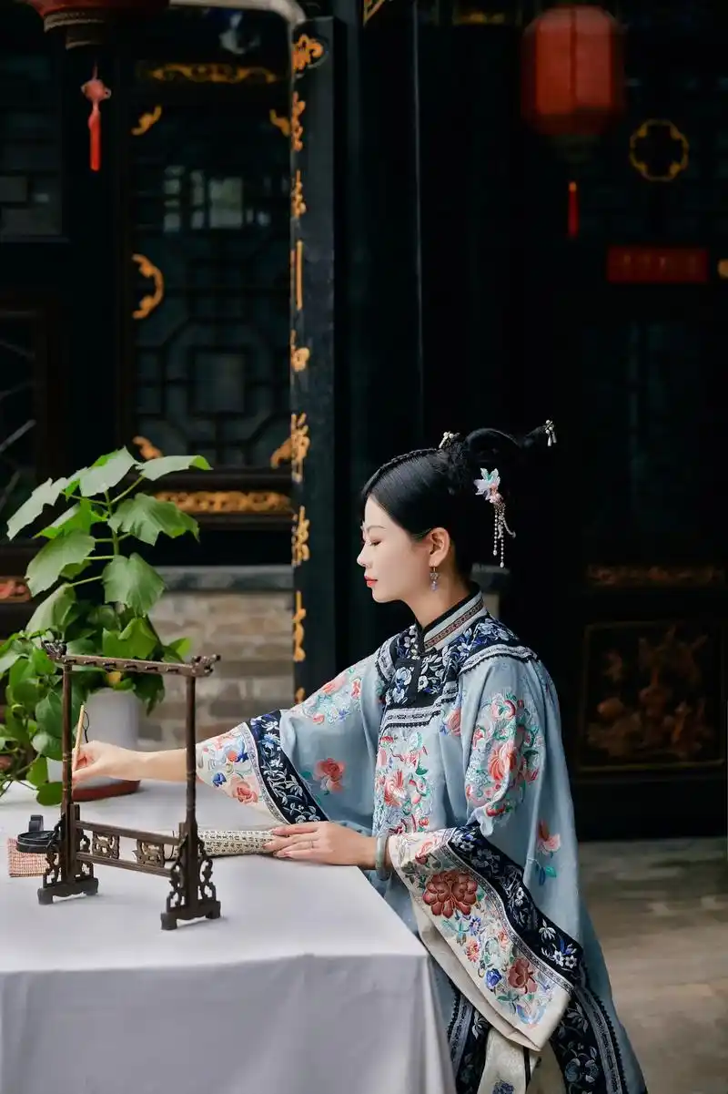 等了许久的晋商少奶奶精修图来啦7015#古风 #古装 #拍照 # - 抖音