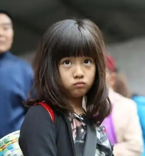 黄磊和孙莉的大女儿多多参加《爸爸去哪儿》第二季的时候已经8岁了,算