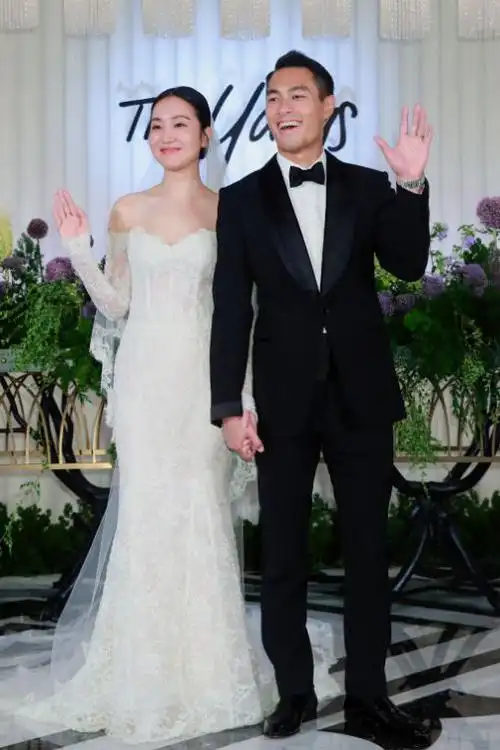 霍建华林心如婚礼礼服(霍如夫妇结婚六周年)(3)