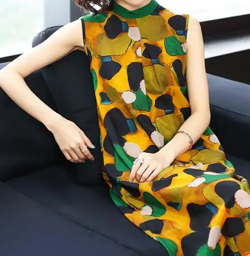 这八款时尚精致的真丝连衣裙,彰显出女人的优雅气质与