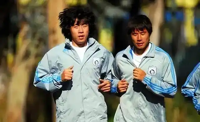 是国足"五虎"之一,如今却沦落为司机,前妻把他坑惨了_王圣_王媞_肖钦