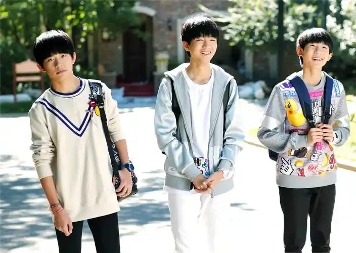 p>tfboys,中国内地男子演唱组合,由 a target="_blank" href="/item