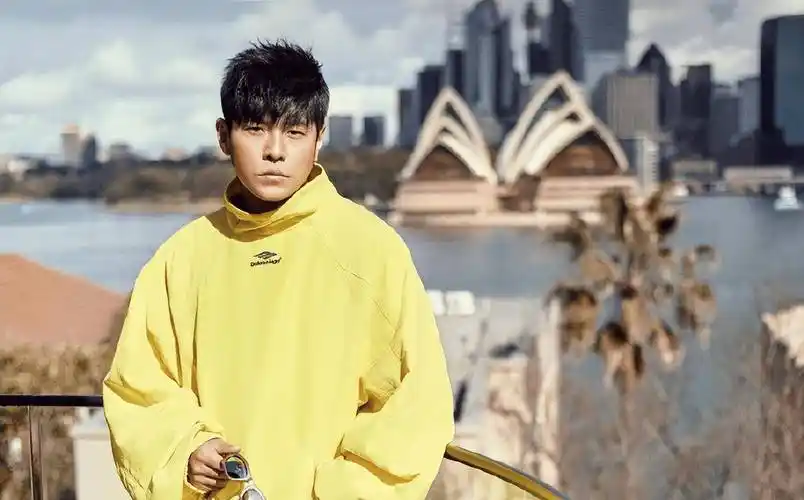 周杰伦回应悉尼举办演唱会超时被罚款,表示:罚钱哥是无所谓_周董_歌迷