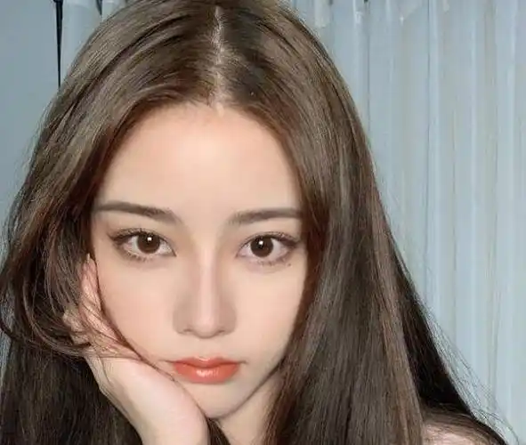 有种"惊到"叫仿妆明星,桥本环奈亲姐妹,谭松韵本人,lisa一模一样_热巴