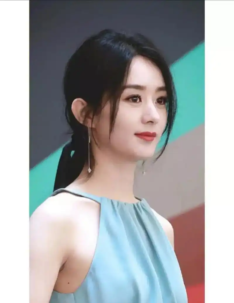 娱圈小八卦 1 谭松韵没有谈过圈内男友,比较倾向找圈外的精英人士