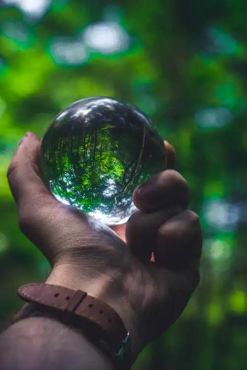 圆形透明玻璃球图片第9张