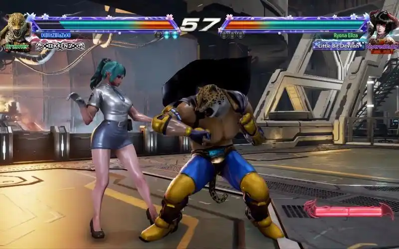 铁拳7女警伊莉莎遇到豹王