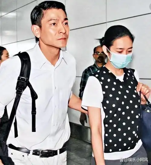 瞒不住了刘德华和赖文慧真实关系原来除了结婚证啥都给了