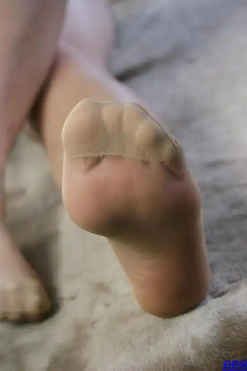 小赵肉丝大套免费送坛内兄弟祝新年快乐[90p] - 赤足者论坛 - powered