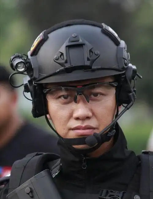 39岁的赵荀,从硬汉爆改成花美男,这还是那个李二牛吗?