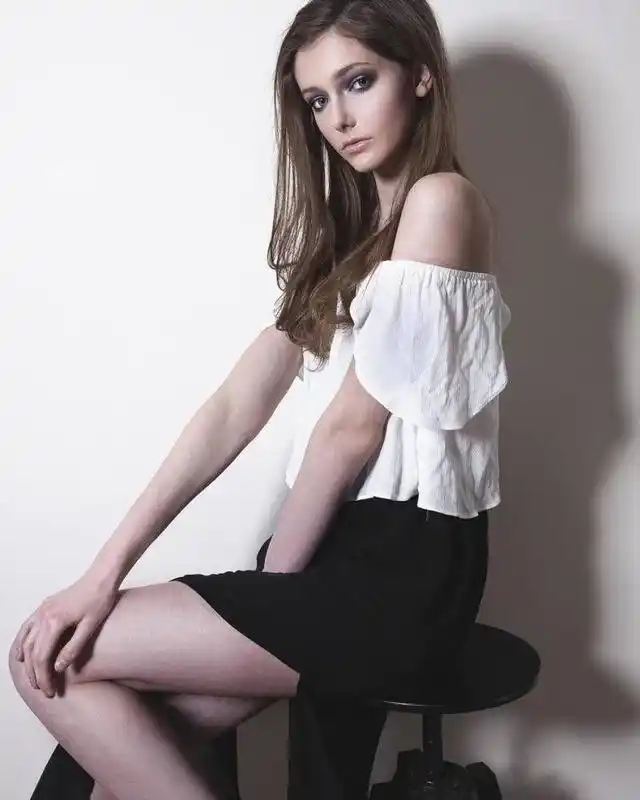 17岁加拿大模特savannablade的一支广告引起网友观注.