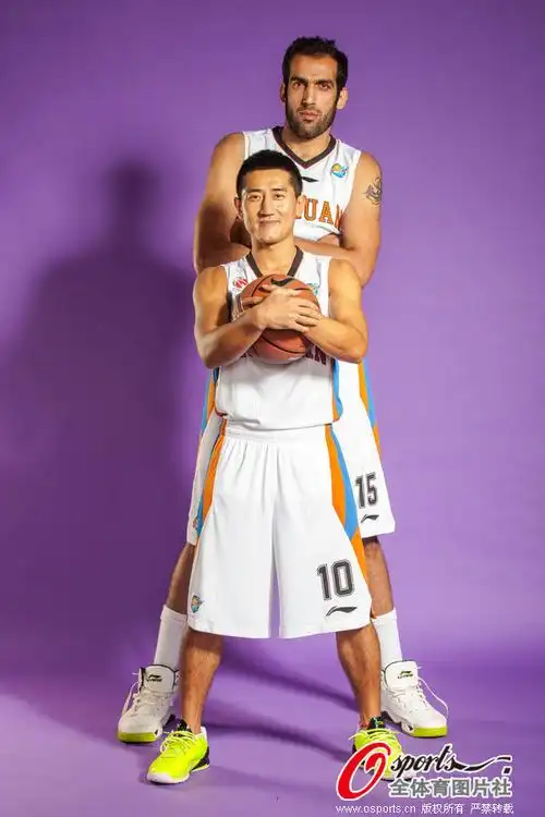 我爸的身高是一米六八我妈的身高是一米五我现在17岁,身高163到20岁能