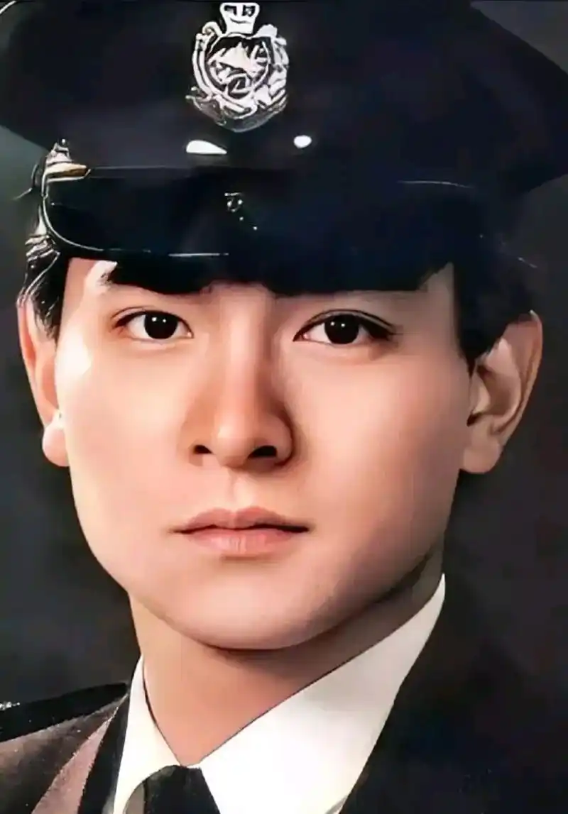 刘德华年轻时的照片真是帅得没的说!