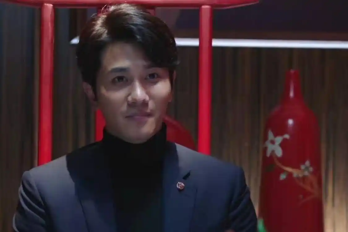 《阳光之下》首播,彭冠英蔡文静演技"炸裂",网友:太上头了