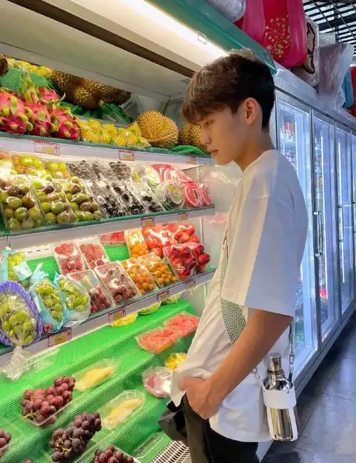 76你们喜欢余庆伟多少天了,今天是我喜欢他的一年