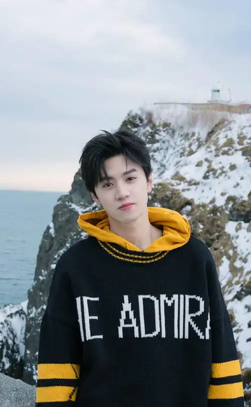 陈哲远青春活力帅气写真图片