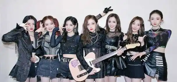 硬糖少女303成团一周年,没人断层领先,发展远不如火箭少女101_赵粤