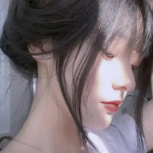 2020女生头像帅气冷酷霸气越努力越幸运