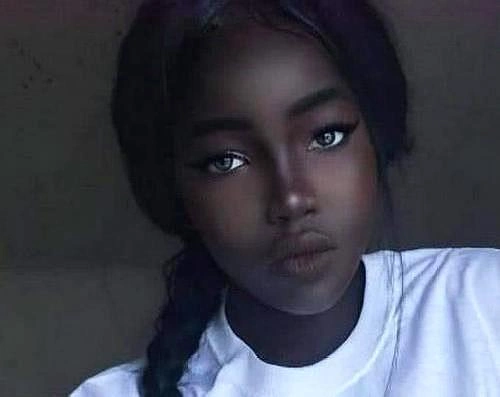 非洲网红第一黑玫瑰走红国内外素颜照曝光丑和黑真没关系