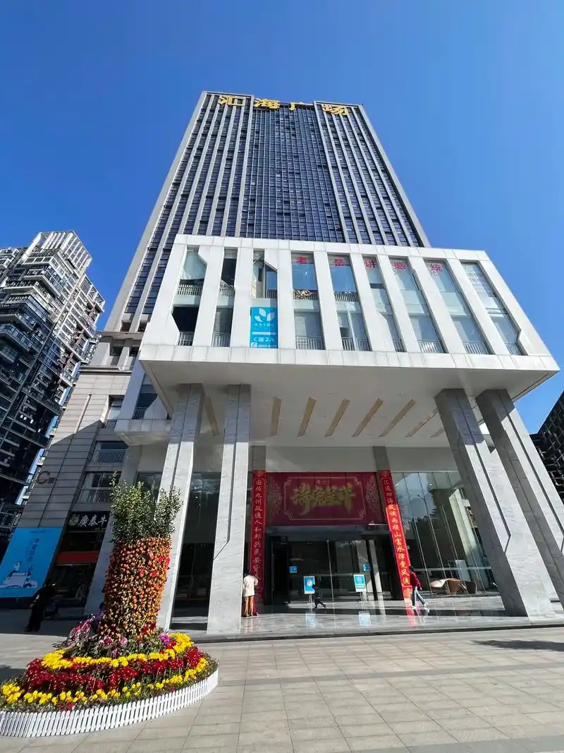 在深圳找一份工作怎么那么难呢?精心准备的妆容和面 - 抖音