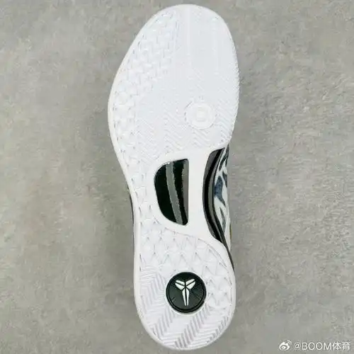 nk zoom kobe Ⅷ system 科比8代复刻实战运动低帮文化篮球鞋 gigi白