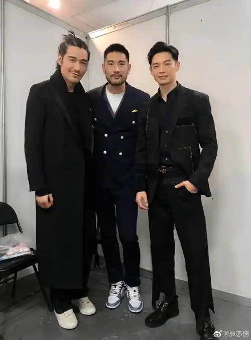 胡兵,高以翔,辰亦儒合照