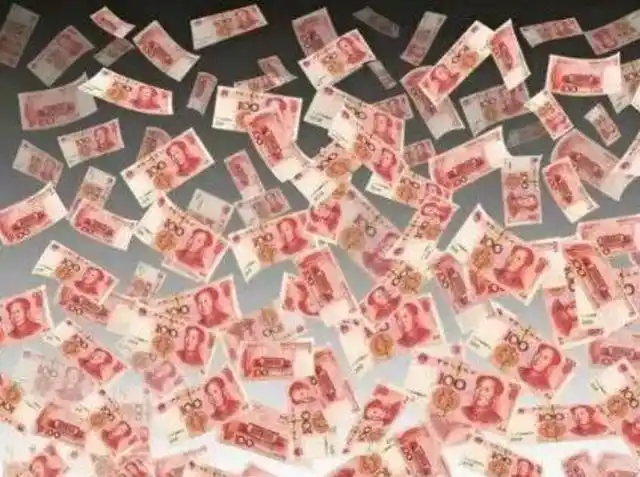 钞   票   飞 突然钞票满天飞, 男女老少抢夺追; 狸猫捕鼠吱哇叫