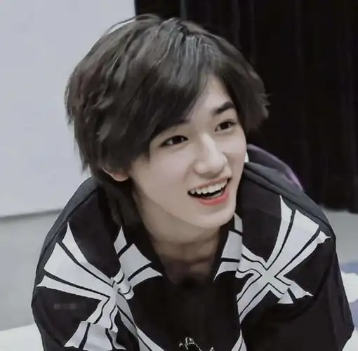 宋亚轩个人资料(刘耀文的颜值忽上忽下)