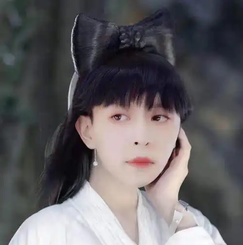 邓伦终于对"女装"下手了,扮相造型太惊艳,网友:这谁扛得住?