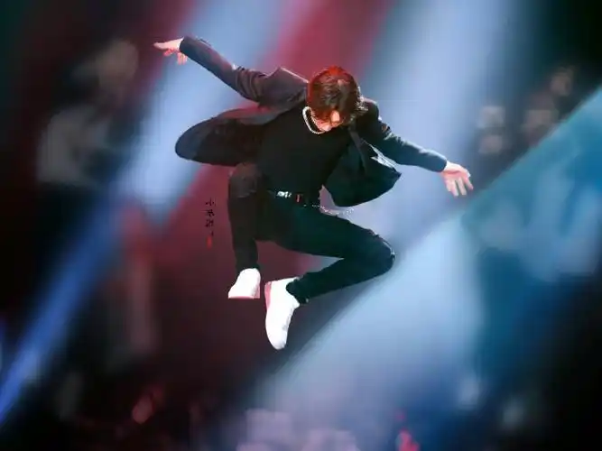 王一博这就是街舞3##王一博冰雨火