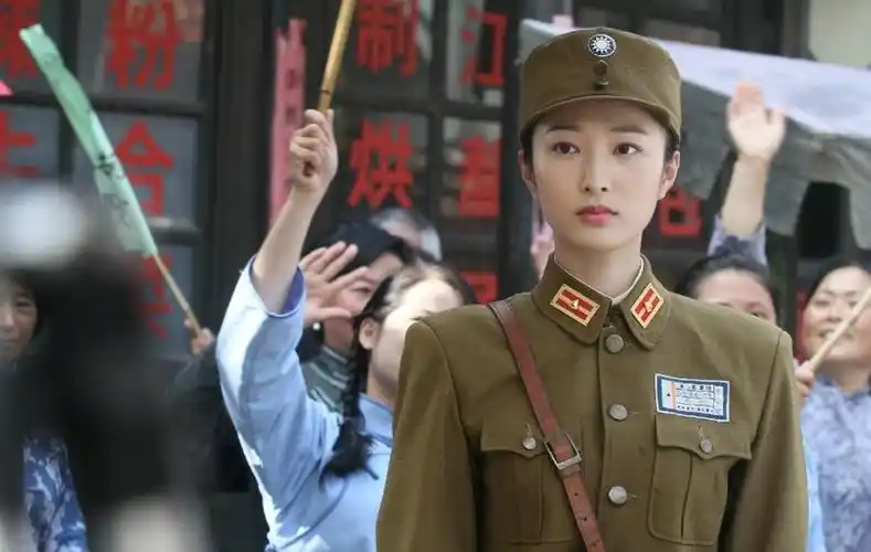 狐影:女主跟女奸细交换身份,这样的军旅剧,意义在哪?