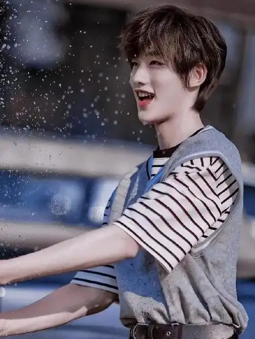 置顶丁程鑫超话#超话星愿池##丁程鑫 双向奔赴的爱#  我的大明星 你在