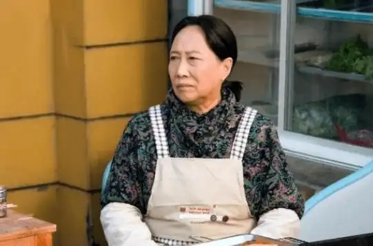 原创家有儿女姥姥孙桂田2度净身出户养3娃3套上亿房成负担