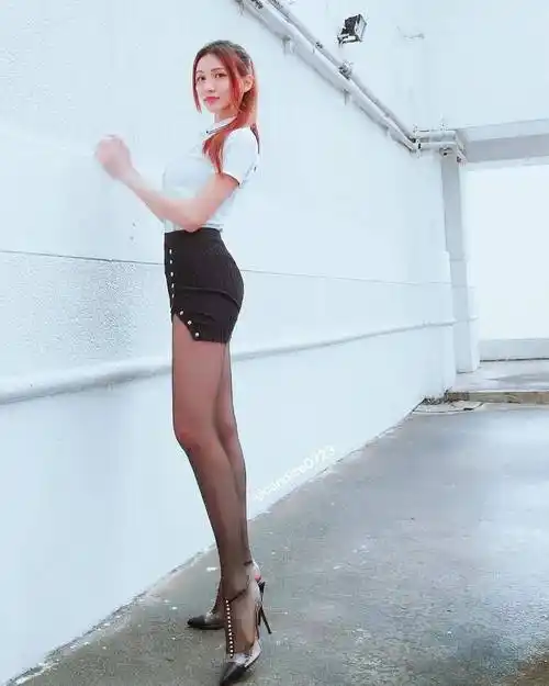 台湾绝世美腿!110公分大长腿,黑丝yyds!
