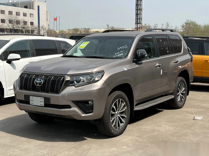 新款丰田普拉多实车曝光搭载28t柴油发动机或售80万元起