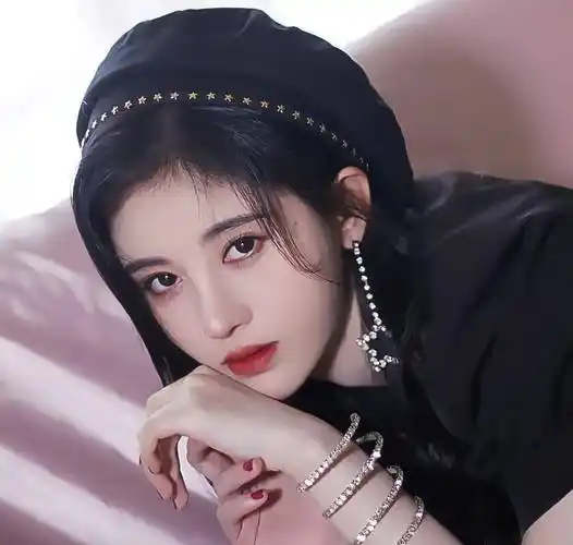 鞠婧祎由一位普通女孩变身超精致美女,娱乐圈真的很神奇_成都_脸型